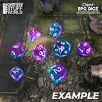Bilden visar tydligare hur färgerna av detta tärnings set ser ut mot spelplanen - Draklunden