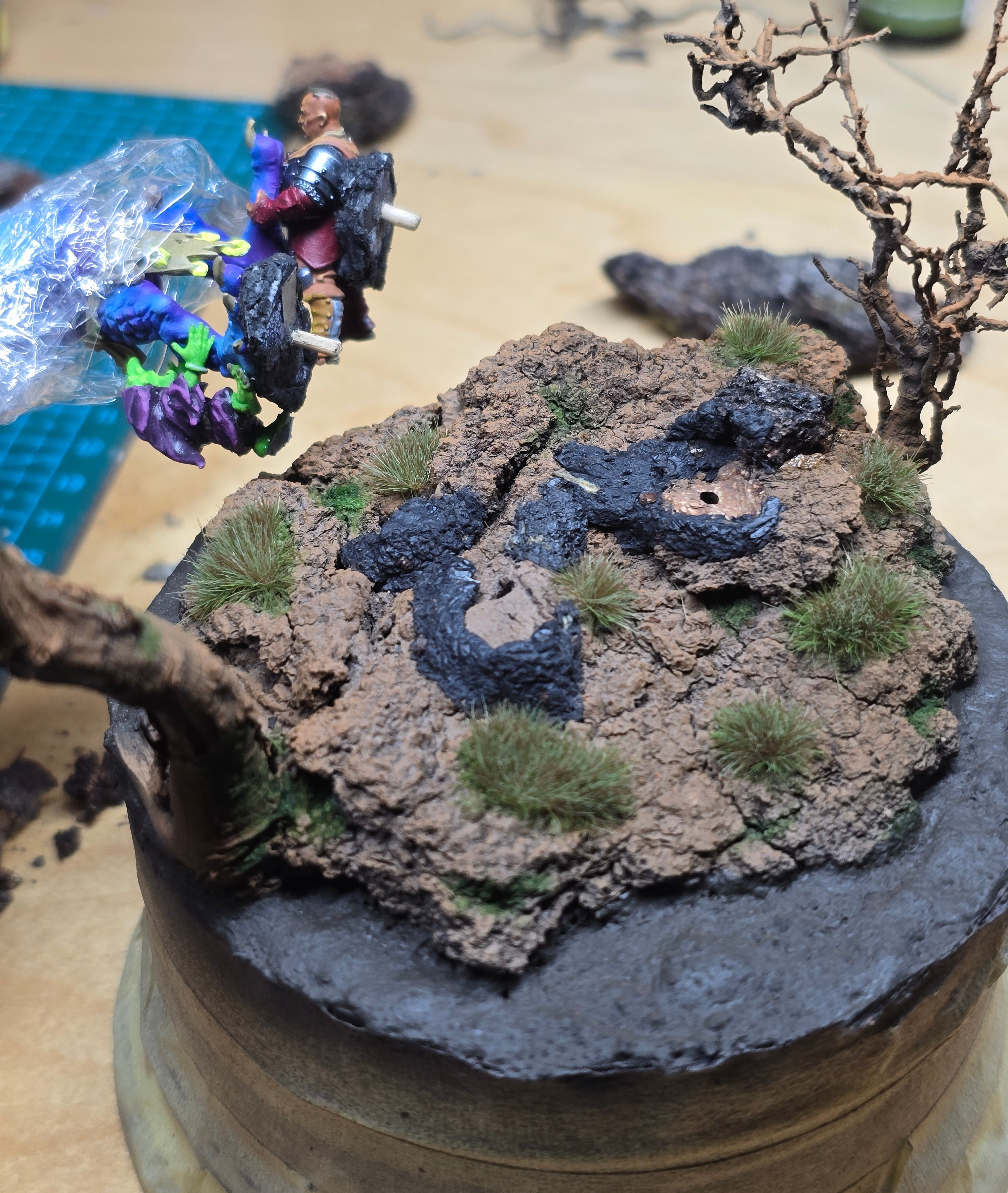 Bas gjort med AK terrain Muddy Ground samt bark. 