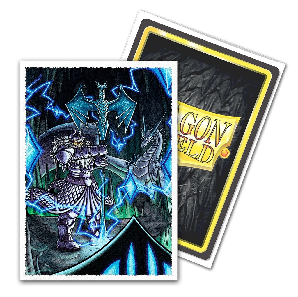Klibb fria sleeves från Dragon Shield med King Athromark III Portrait som skyddar dina dyrbara spelkort - Draklunden